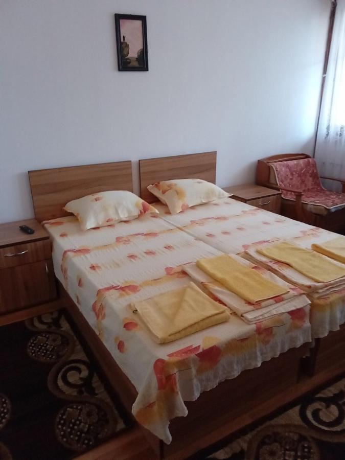 Къща За Гости Петрови Primorsko Dış mekan fotoğraf