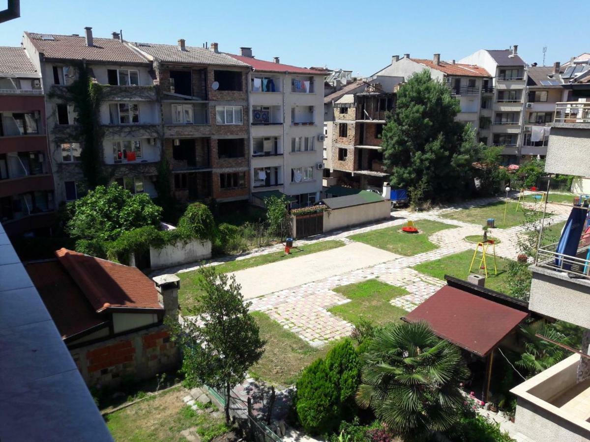 Къща За Гости Петрови Primorsko Dış mekan fotoğraf